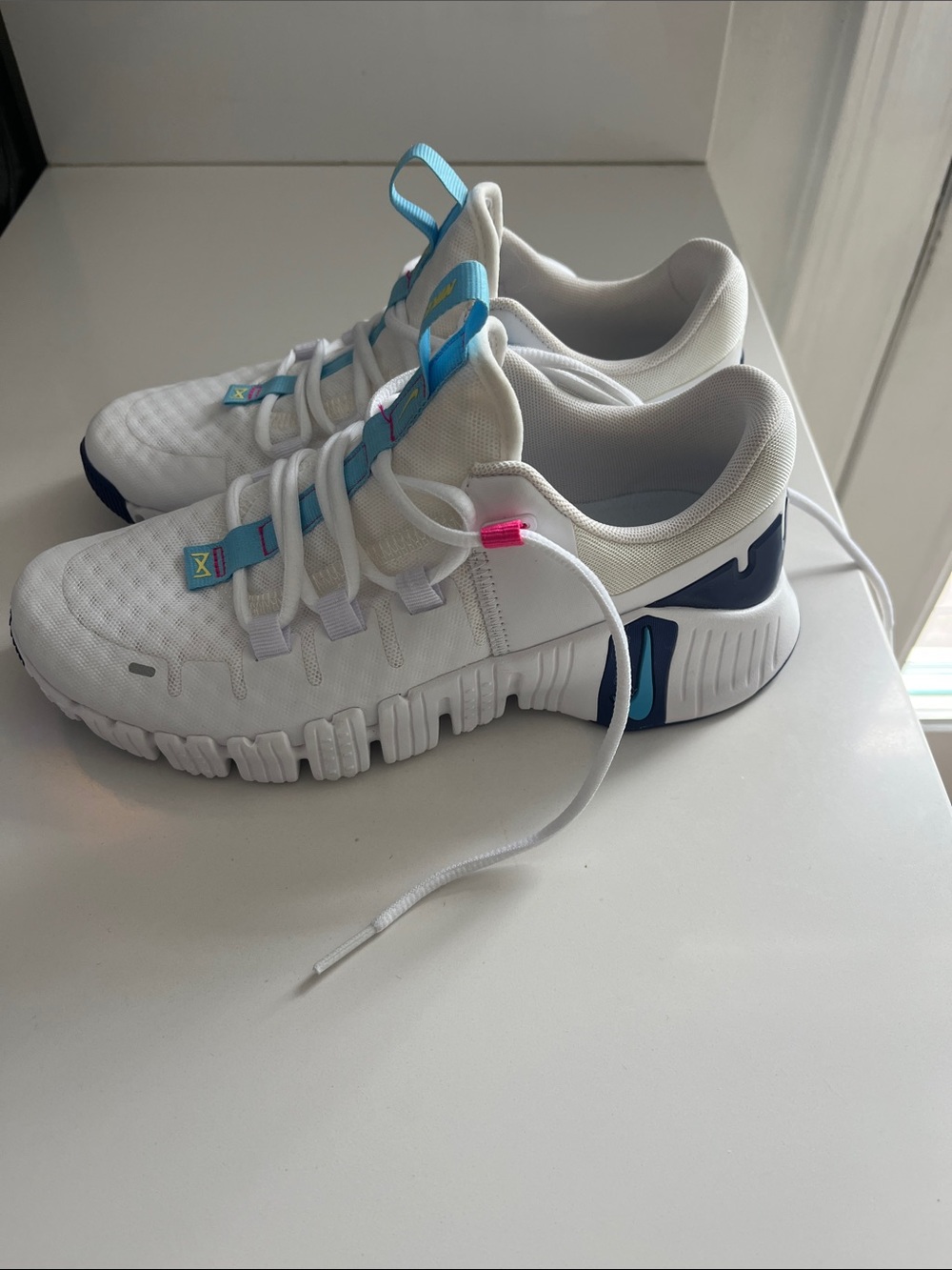 Women’s Nike free tennis shoes, size 7